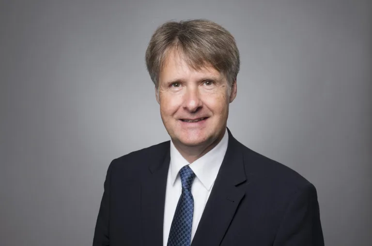 Dr. Achim Gast verstärkt DELTACON Executive Search